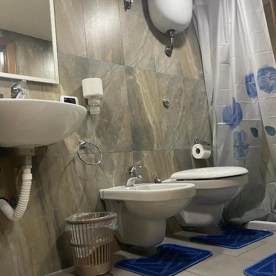 Caravaggio Home نابولي إيطاليا