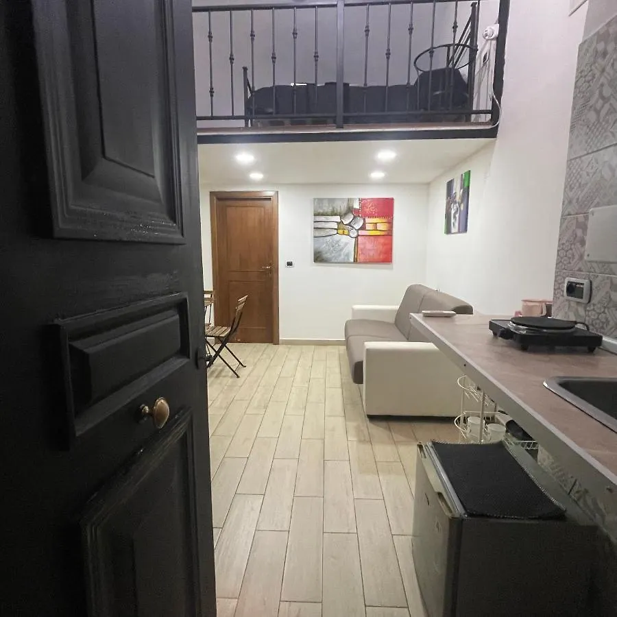 Caravaggio Home نابولي إيطاليا